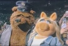 Miss Piggy ‘arrestada’ en el concierto de Sabrina Carpenter