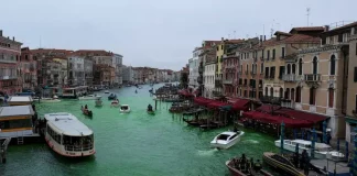 Venecia veta por 48 horas a Greta Thunberg tras teñir de verde el Gran Canal