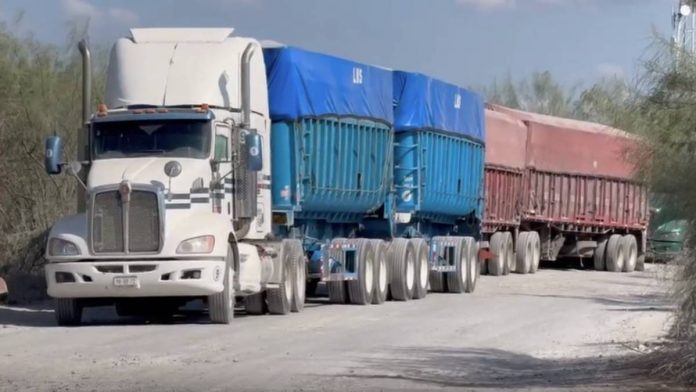 traileres-varados-tamaulipas-estados-unidos-114515