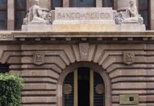 Banxico reporta menor dinamismo económico en México mientras inflación baja