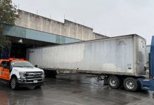 Trabajador resulta lesionado tras ser prensado por tráiler en supermercado de San Nicolás
