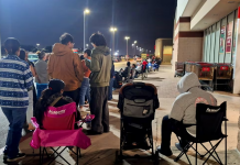 BLACK FRIDAY 2025: mexicanos acuden desde temprana hora a tiendas comerciales en Texas