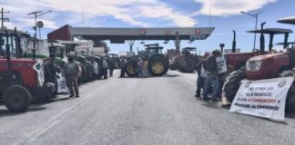 Continúan bloqueos carreteros de productores agrícolas y ganaderos en varios estados del país