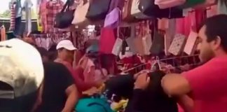 Rapan a dos presuntas farderas en mercado de Puebla