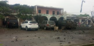 Explota “coche bomba” afuera de comandancia de la policía de Michoacán, hay 1 muerto
