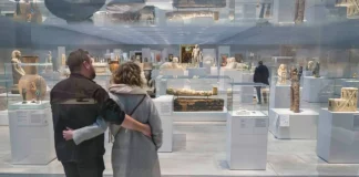 Trabajadores del Louvre irán a huelga ante las condiciones precarias del inmueble y la falta de recursos