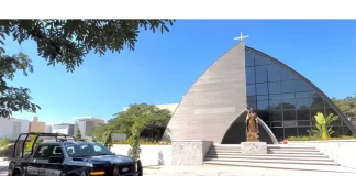 Ladrones regresan objetos de plata y oro robados en iglesia de Colima