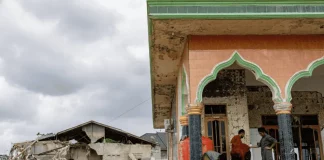 Ya son mil personas fallecidas por inundaciones en Indonesia