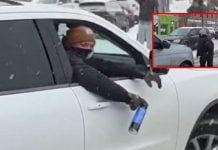 Agentes de ICE se carcajean mientras atropellan manifestantes durante protesta