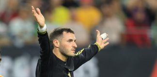 En el Milan le aconsejan operarse a Santiago Gimenez