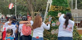 Pino navideño de protesta visibiliza desapariciones en Reynosa