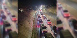 Regreso de paisanos colapsa frontera de Coahuila y destapa extorsión policial