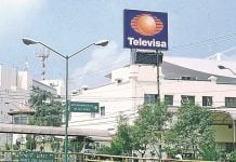 Emilio Azcárraga vende parte minoritaria de acciones de Televisa a Bernardo Gómez y Alfonso de Angoitia; títulos retroceden 0.47%