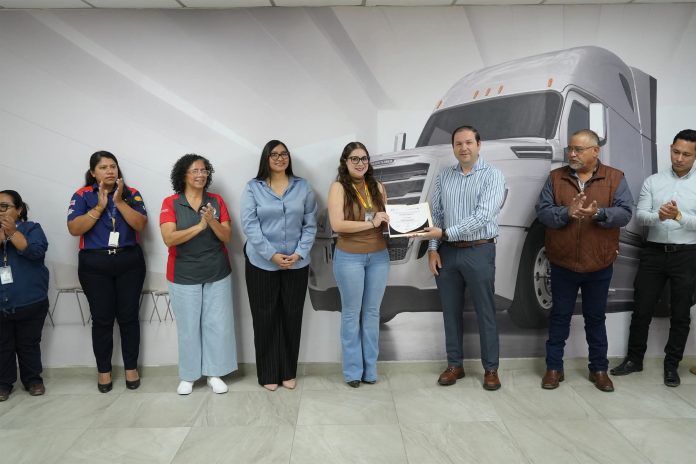 Culmina cuarta generación de operadores profesionales de Autotransporte de Carga del CECATI de Nuevo Laredo