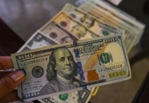 Interceptan en Tijuana a mujer con 18 cheques valuados en 74 mil 574 dólares