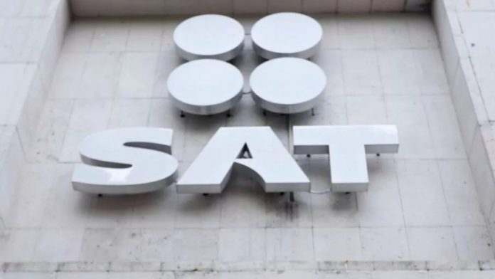 trabajadores-del-sat-inician-paro-bloquean-viaducto-y-reforma-083531