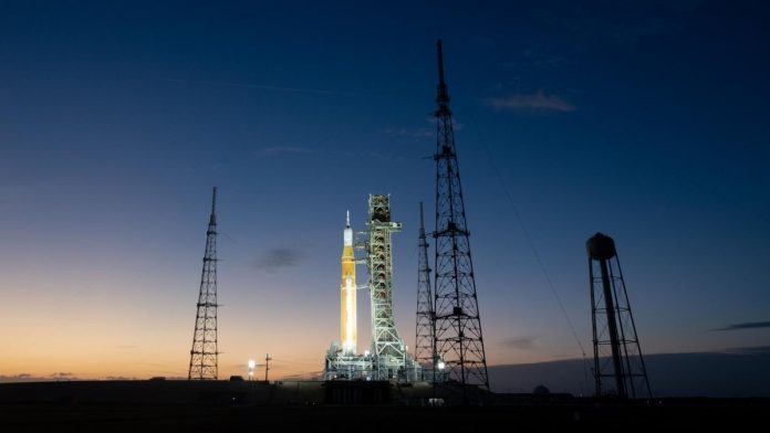 nasa-completa-ensayo-de-mision-artemis-ii-que-rodeara-la-luna-aplaza-lanzamiento-a-marzo-por-fuga-015900 (1)