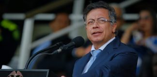 Gustavo Petro llega a la Casa Blanca para reunión decisiva con Trump