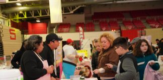 Cientos de neolaredenses celebran la tradición en el Tamal Fest