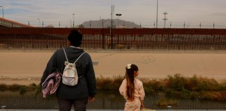 Inmigrantes en EE. UU. dejaron más en pago de impuestos entre 1994 y 2023 que los beneficios que recibieron