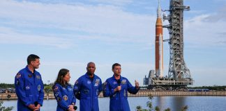 Astronautas de Artemis II podrán llevar su celular al espacio para compartir imágenes y videos