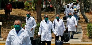 Guatemala pone fin a convenio con médicos cubanos