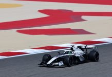 Checo Pérez suma rodaje con Cadillac mientras Mercedes firma el 1-2 en Bahréin