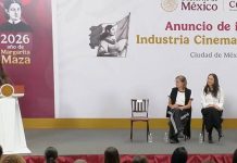 Salma Hayek acompaña a Sheinbaum en anuncio clave para el cine en México