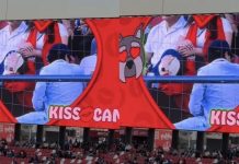 VIDEO: Kiss cam delata a infieles en el juego Atlético San Luis Vs Querétaro; así reaccionaron
