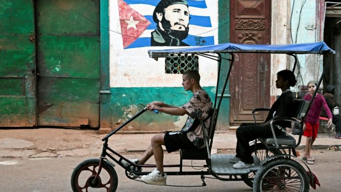 trump-califica-a-cuba-de-nacion-fallida-pero-no-considera-necesario-un-cambio-de-regimen-como-en-015827 (1)