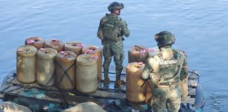 Huachicoleros guatemaltecos se enfrentan a la Marina en Suchiate, Chiapas