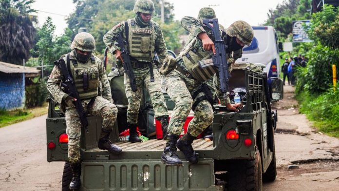 presuntos-militares-torturan-joven-periban-michoacan-090032