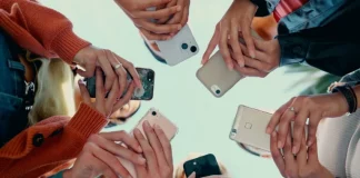 Grecia también planea prohibir las redes sociales a todos los menores de 15 años