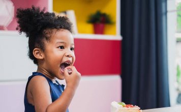 Reducir el azúcar antes de los 2 años podría prevenir enfermedades cardíacas, según estudio