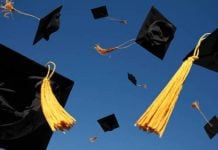 ¡Ahora en Veracruz! Colapsan gradas con estudiantes de la UV en Xalapa durante toma de foto