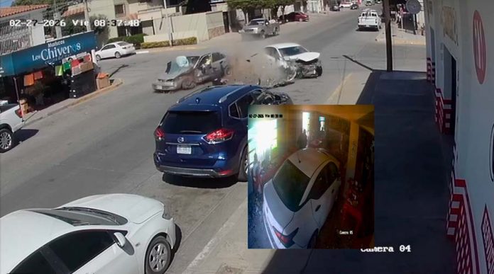 Vehiculo-se-mete-en-birrieria-tras-choque-en-Guasave