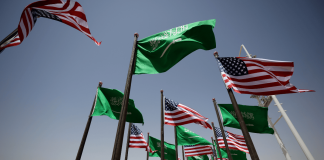 Arabia Saudí confirma incendio en embajada de Estados Unidos; fue atacada con drones por Irán