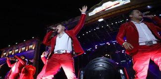 Esposa del vocalista de Los Recoditos lo acusa de violencia doméstica: “Si algo me pasa es por él”