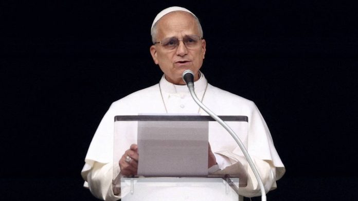 reuters-papa-leon-151201