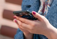 Gobierno pacta con plataformas acciones para prevenir violencia digital contra las mujeres