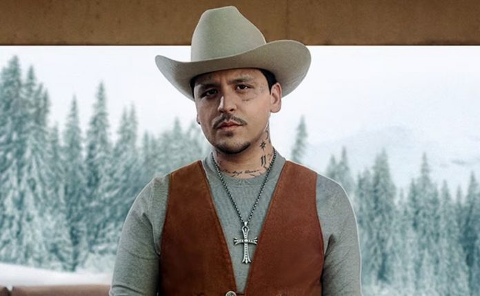 Christian Nodal continúa borrándose los tatuajes del rostro; así luce ahora: “andaba entre Freddy Krueger y Deadpool”