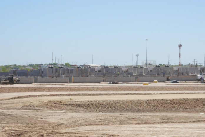 Avanza en Nuevo Laredo construcción de Viviendas para el Bienestar; alcaldesa destaca visión de presidenta Claudia Sheinbaum