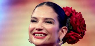 Critican a la cantante Natalia Jiménez por uso de ambulancia en CDMX
