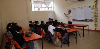 Aprueban nueva Ley de Educación en Nuevo León; van a regular uso de celulares en escuelas
