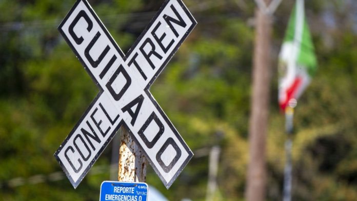 fallece-adolescente-al-ser-atropellado-por-tren-en-tlalnepantla-033841