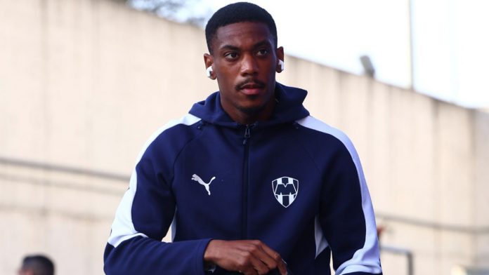 apartado-anthony-martial-fuera-del-entrenamiento-de-rayados-por-indisciplina-130446