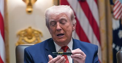 Y TRUMP