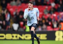 Uruguay rescata el empate ante Inglaterra en Wembley