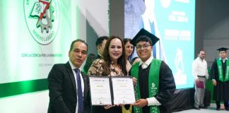Reitera alcaldesa Carmen Lilia Canturosas compromiso con la juventud y la educación en graduación del TEC de Nuevo Laredo