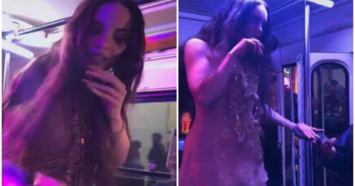 ‘¡Ya se la saben!’: Belinda ‘asalta’ microbús y video se vuelve viral
